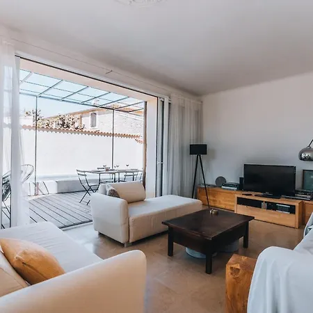 Maison De Village Avec Piscine Holiday home