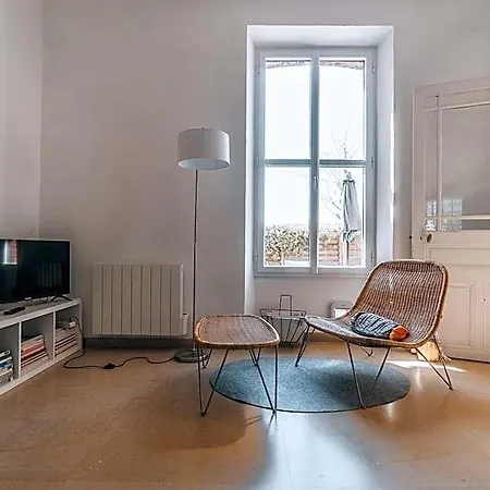 Maison De Village Avec Piscine Feriehus